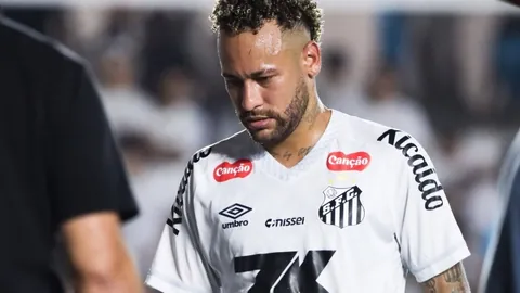 库里狂揽52分12记三分刷新纪录，与科比乔丹并肩，50+得分次数领跑詹姆斯